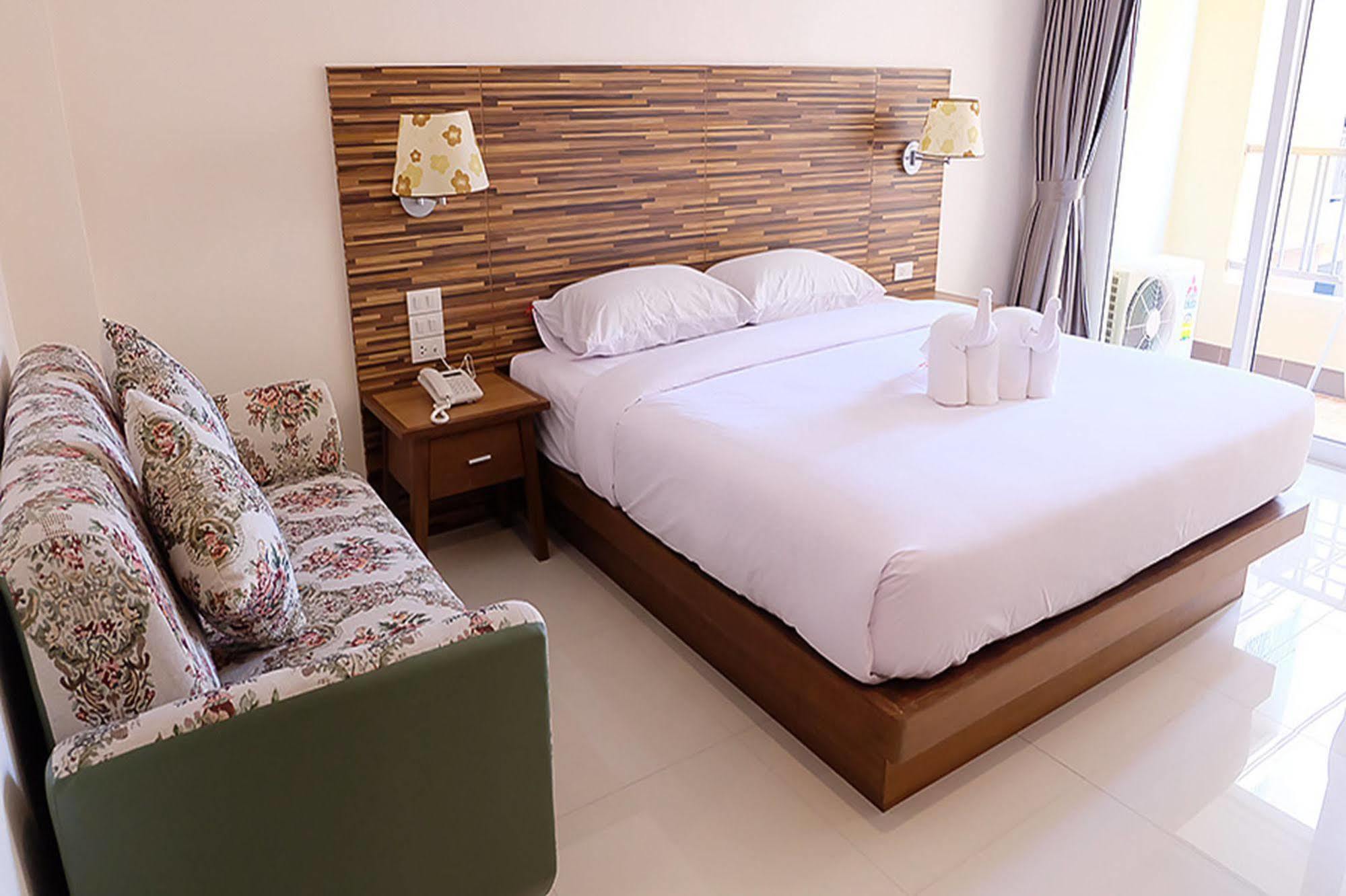 D Hotel Pattaya Buitenkant foto