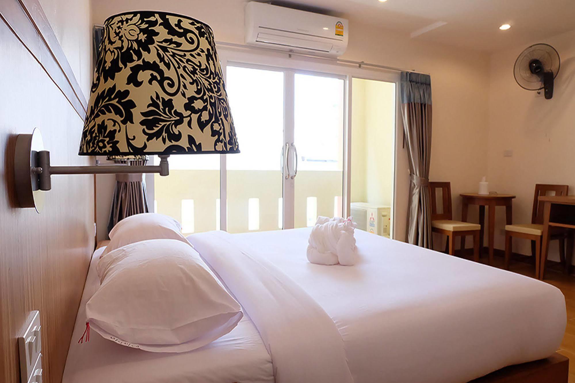 D Hotel Pattaya Buitenkant foto