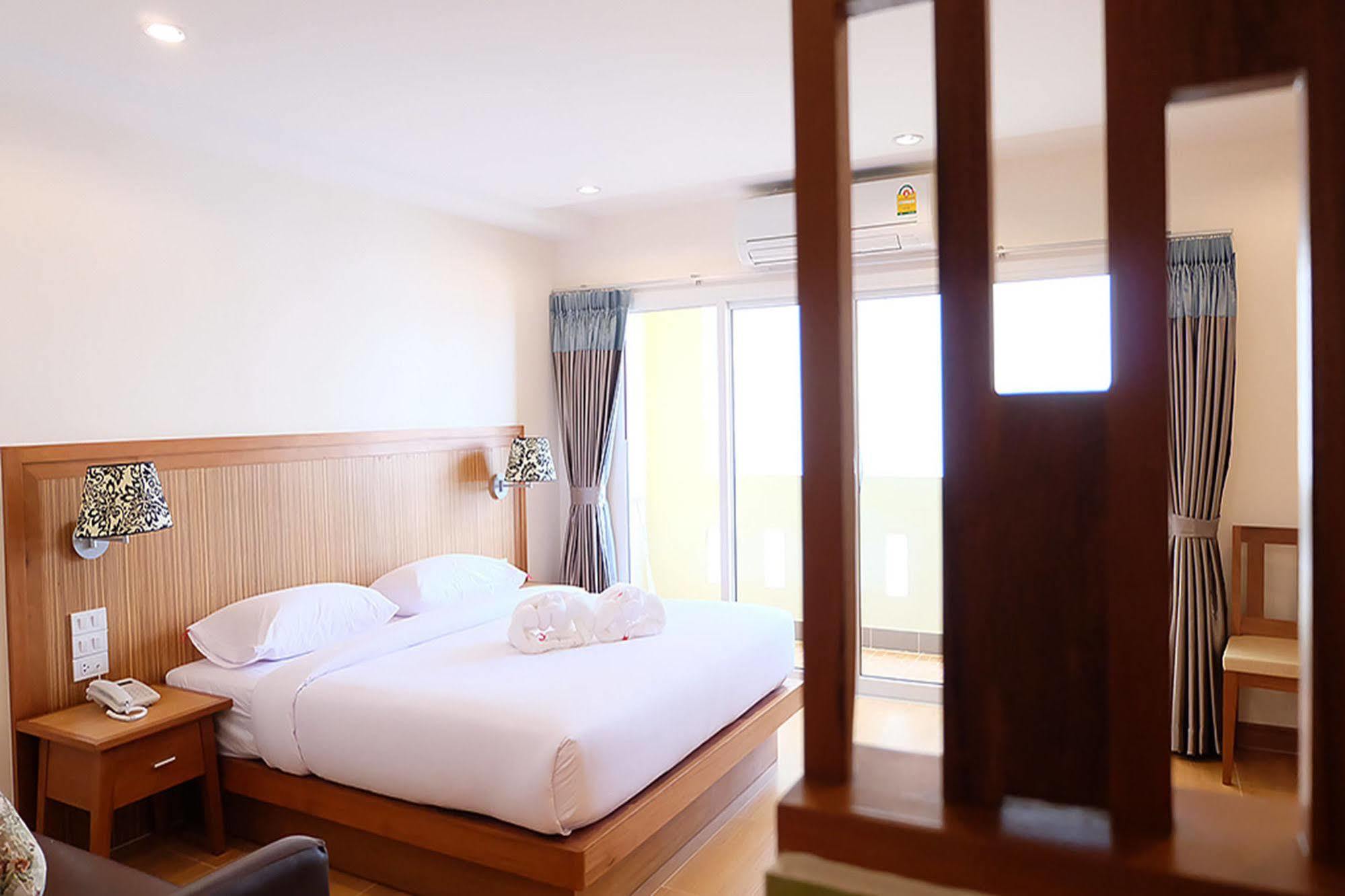 D Hotel Pattaya Buitenkant foto