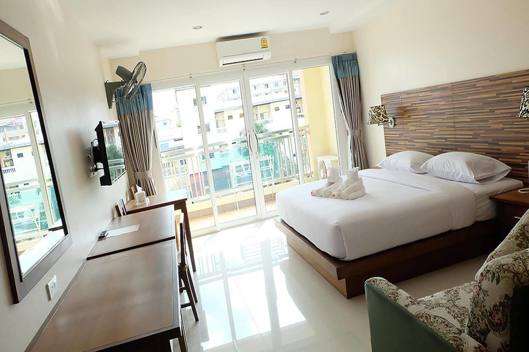 D Hotel Pattaya Buitenkant foto