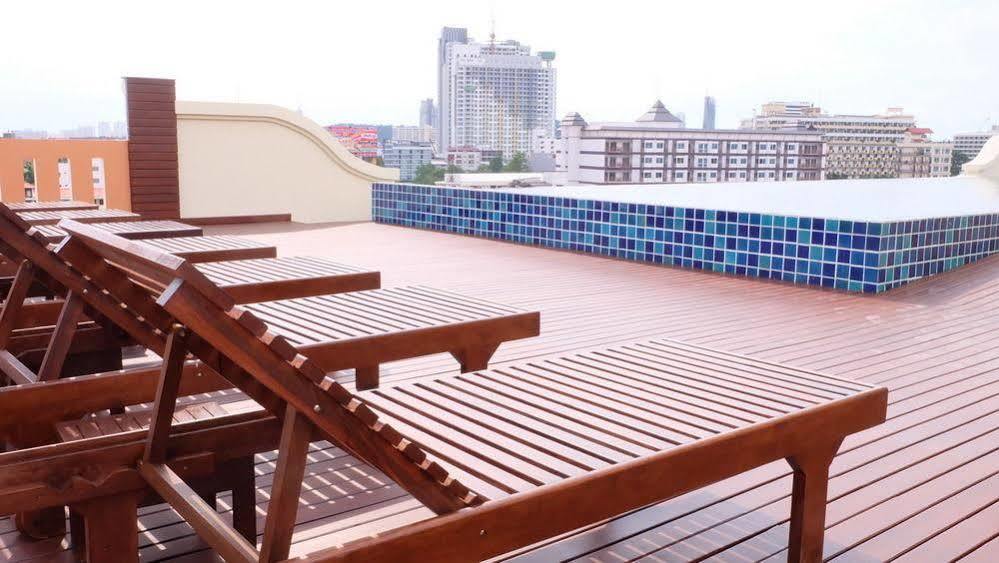 D Hotel Pattaya Buitenkant foto