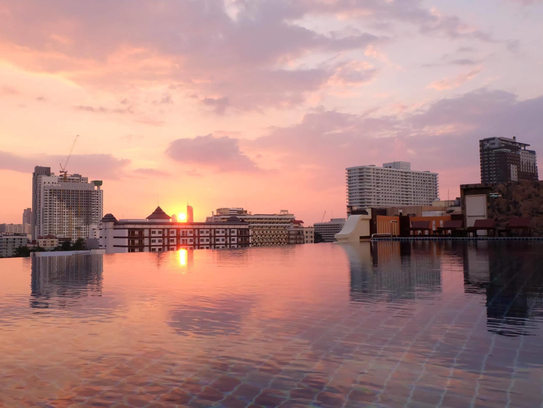D Hotel Pattaya Buitenkant foto
